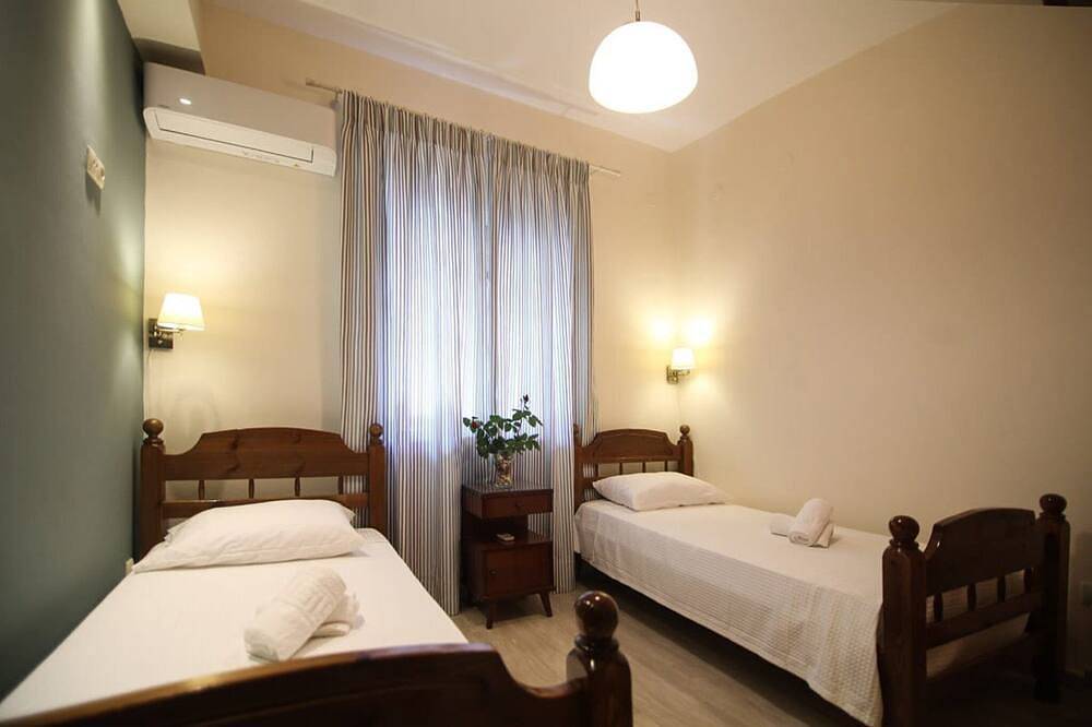 Enchanting Ipsos Haven | 3 Bedrooms | Villa Magia | Al Fresco Dining | Steps. in Ipsos, Corfù