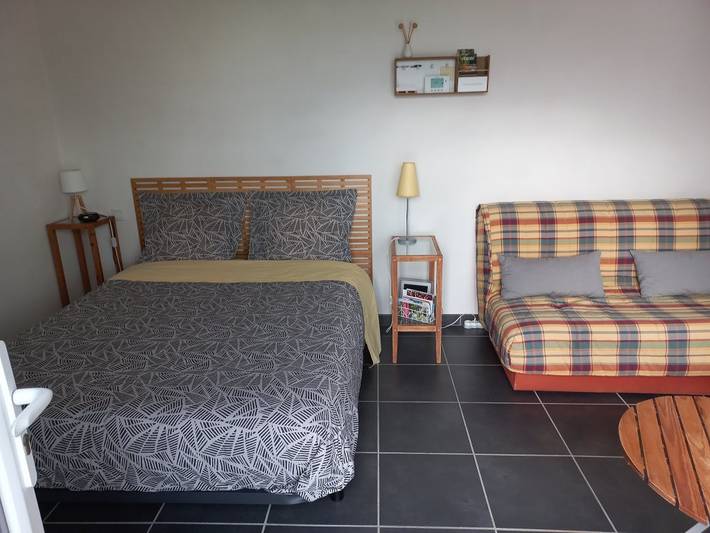Studio pour 2 personnes, avec jardin et terrasse