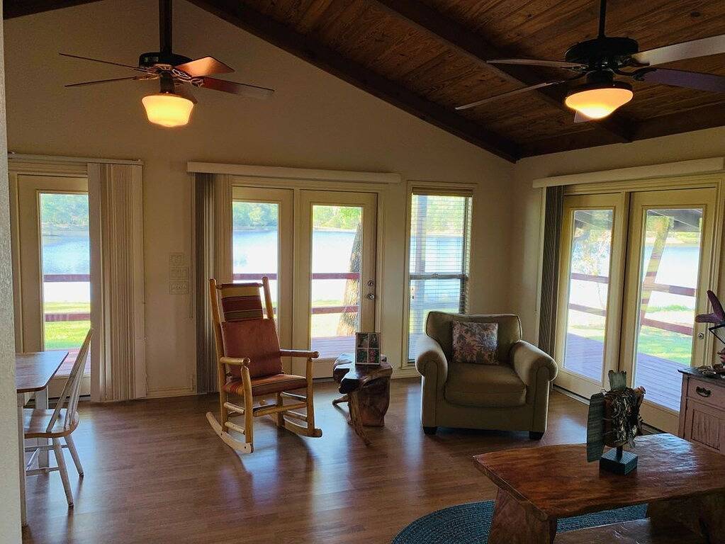 Mermaid Lake House - Arcridgeranchresort.com in Van Zandt County