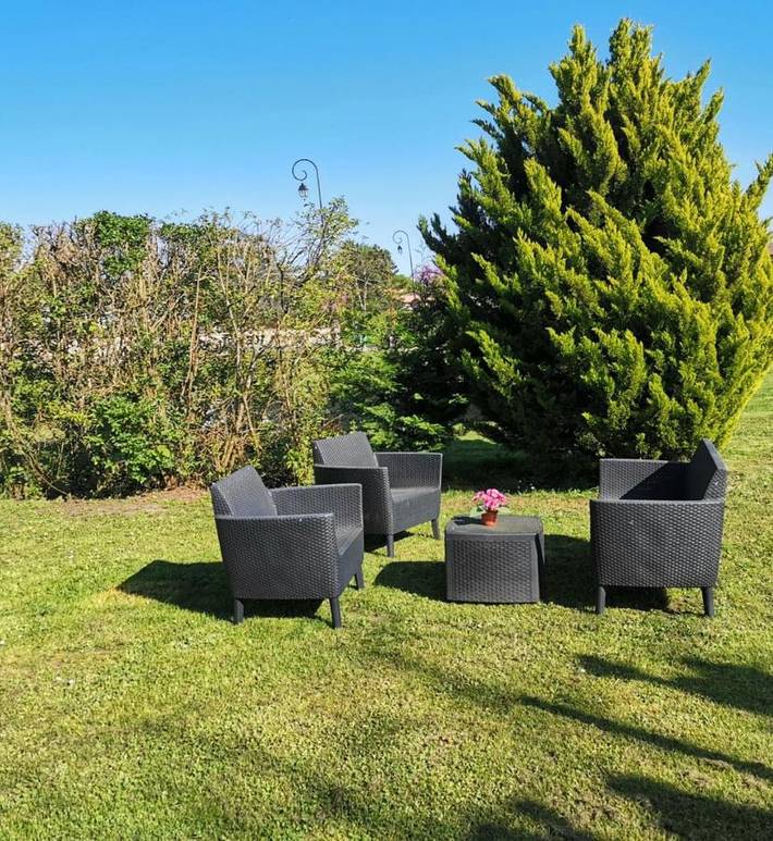 Location de vacances pour 6 personnes, avec vue et jardin à Minzac - 4