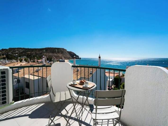 Casa de férias para 2 pessoas, com varanda, adaptado a crianças em Luz