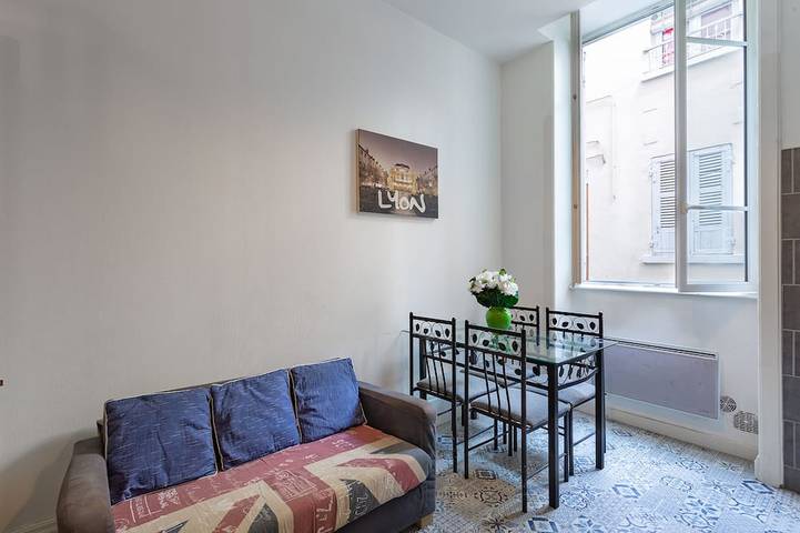 Entire apartment, Two-room studio near Part Dieu in Lyon, Lyon region