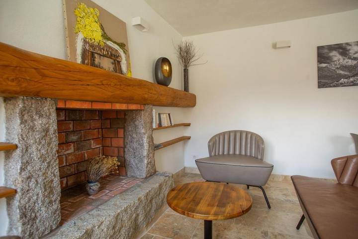 Chambre d’hôte pour 2 personnes, avec piscine et vue ainsi que terrasse et jardin en Corse-du-Sud - 4