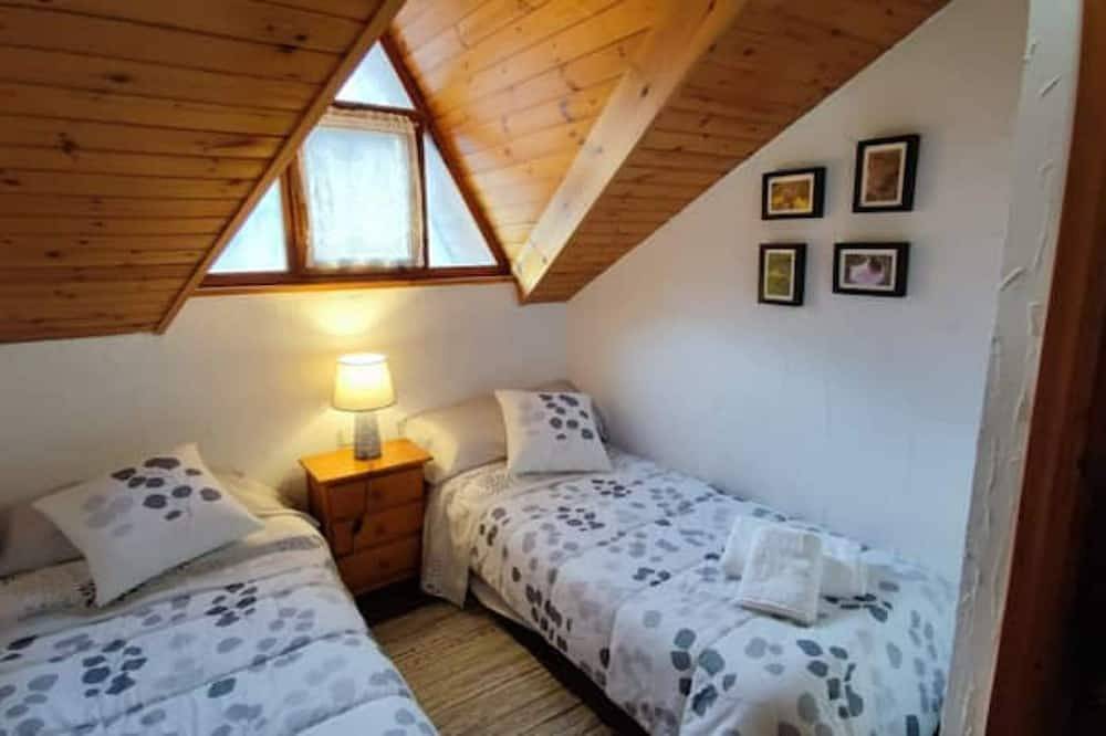 Entire apartment, A Centric Duplex With Views - El Niuet de Sort in Sort, Catalan Pyrenees
