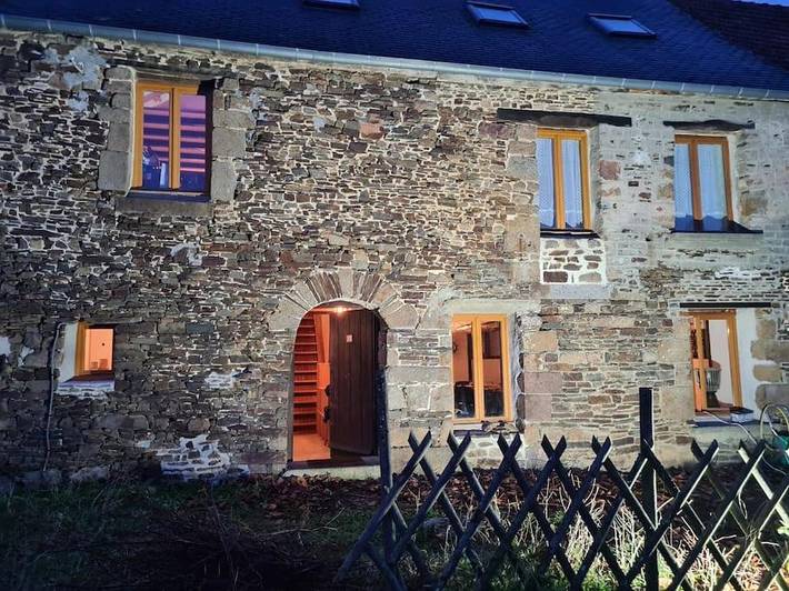 Location de vacances pour 8 personnes, avec terrasse à Ménil-Hubert-sur-Orne