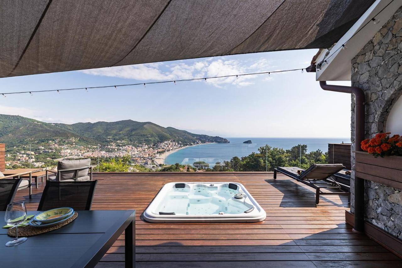 Spettacolare vista isola Terrazza e idromassaggio in Noli, Riviera di Ponente