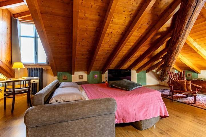 Appartement entier, L'Atelier, Artistic Luxury Apartment, Ac, Wifi, Garage, Arona, By Guestaly in Arona (Lago Maggiore), Commune de Arona