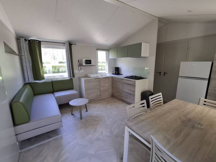 Mobil home pour 8 personnes, avec terrasse à Isle-et-Bardais - 2