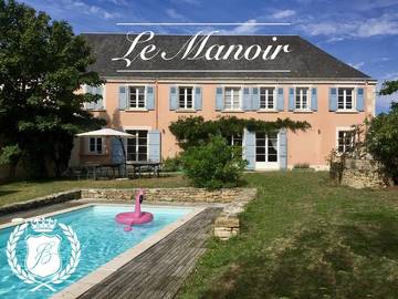 Gîte pour 12 personnes, avec piscine et jardin à Bourneau