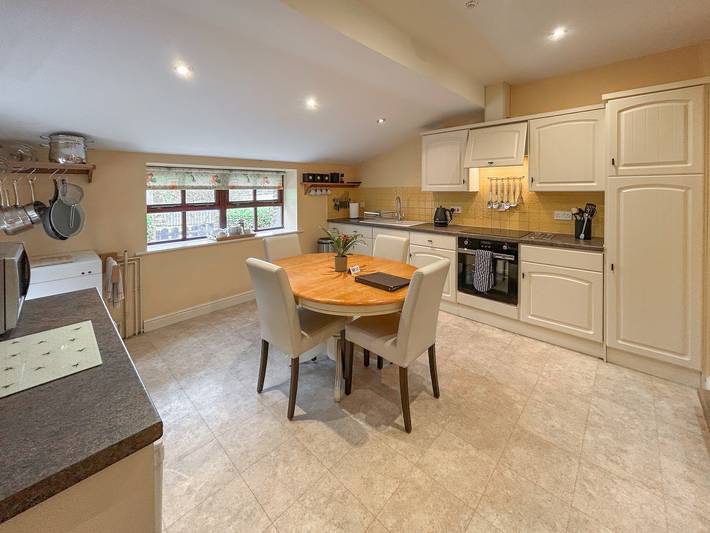 Oak Cottage - Uk52414 in Lonan, Isle of Man