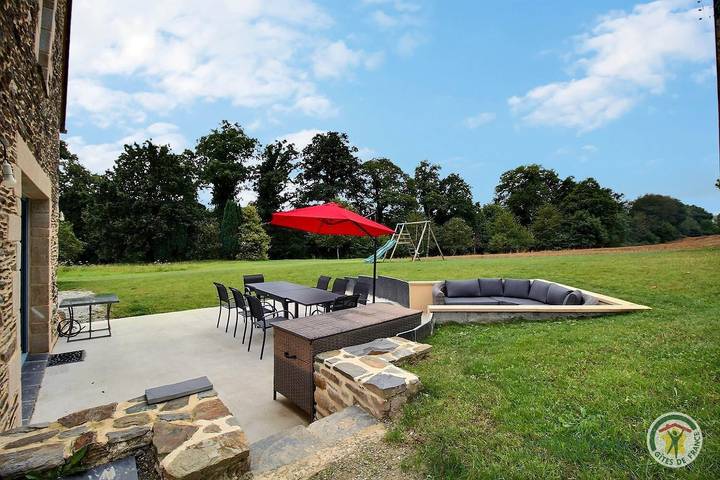 Gîte pour 8 personnes, avec Terrasse ainsi que Jardin et Vue en Cotes-d'Armor - 2