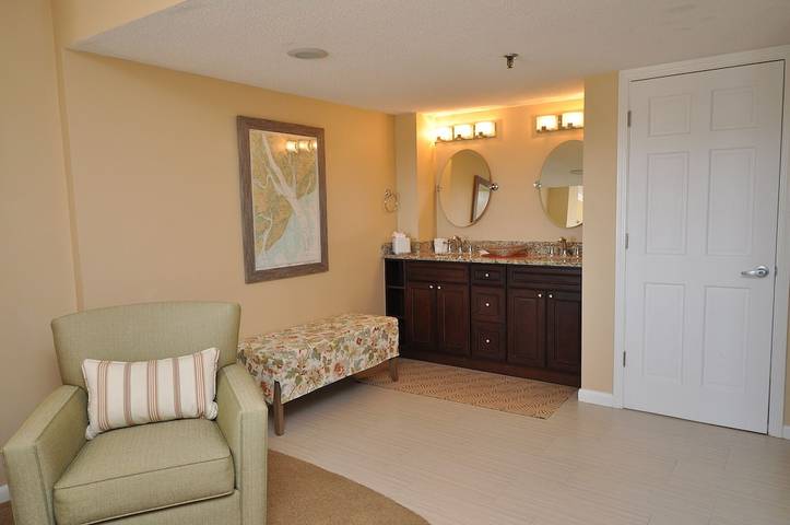 Villa for 8 people, with hot tub and yard as well as balcony and pool in South Carolina