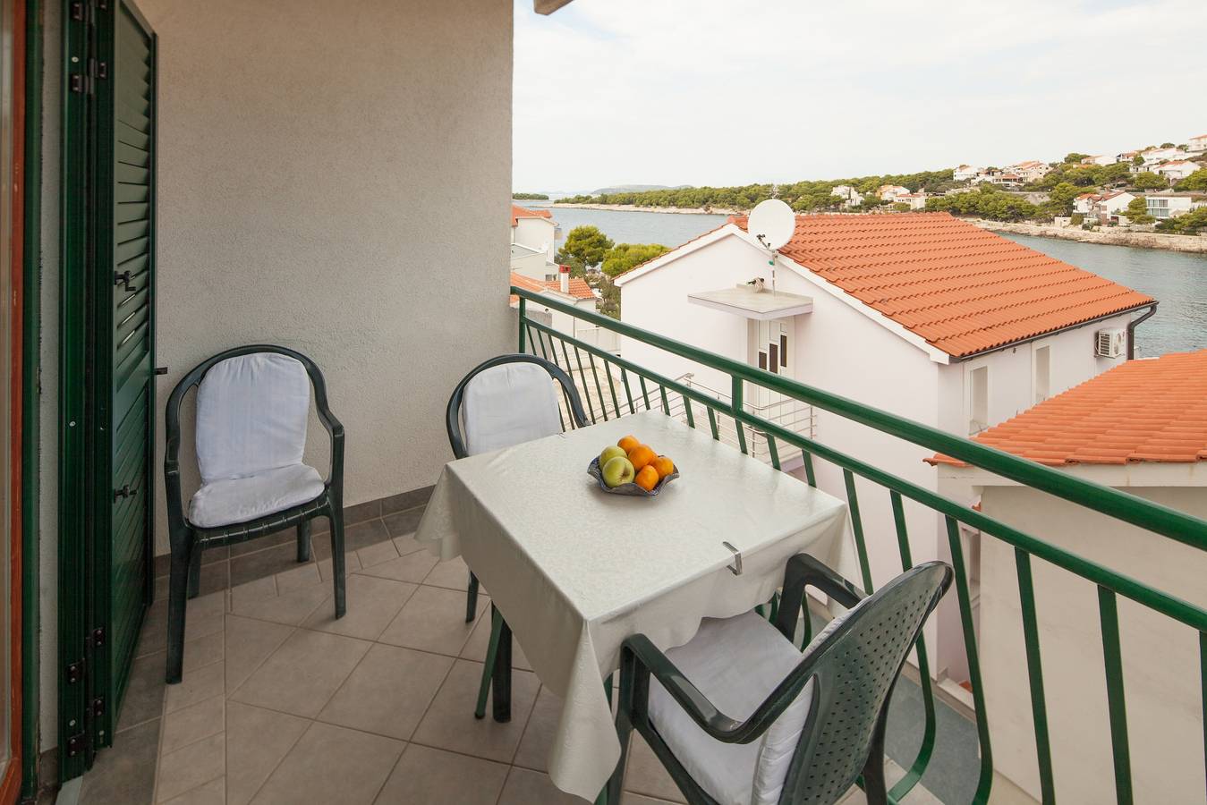 Ganze Wohnung, 1-Zimmer-Ferienwohnung am Strand Bilo, Primosten A-4191-a in Primosten, Šibenik-Knin