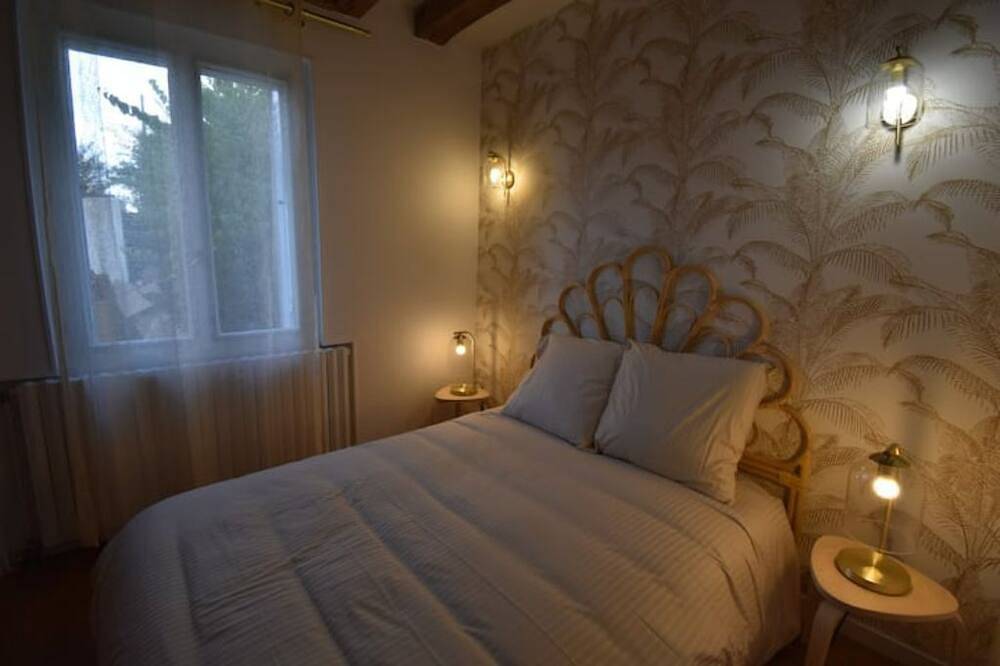 Charming farmhouse with garden close to Tours. in Saint-Pierre-des-Corps, Tours region