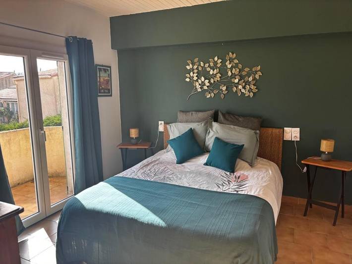 Location de vacances pour 2 personnes, avec vue ainsi que piscine et terrasse à Saint-Jean-de-Barrou - 3