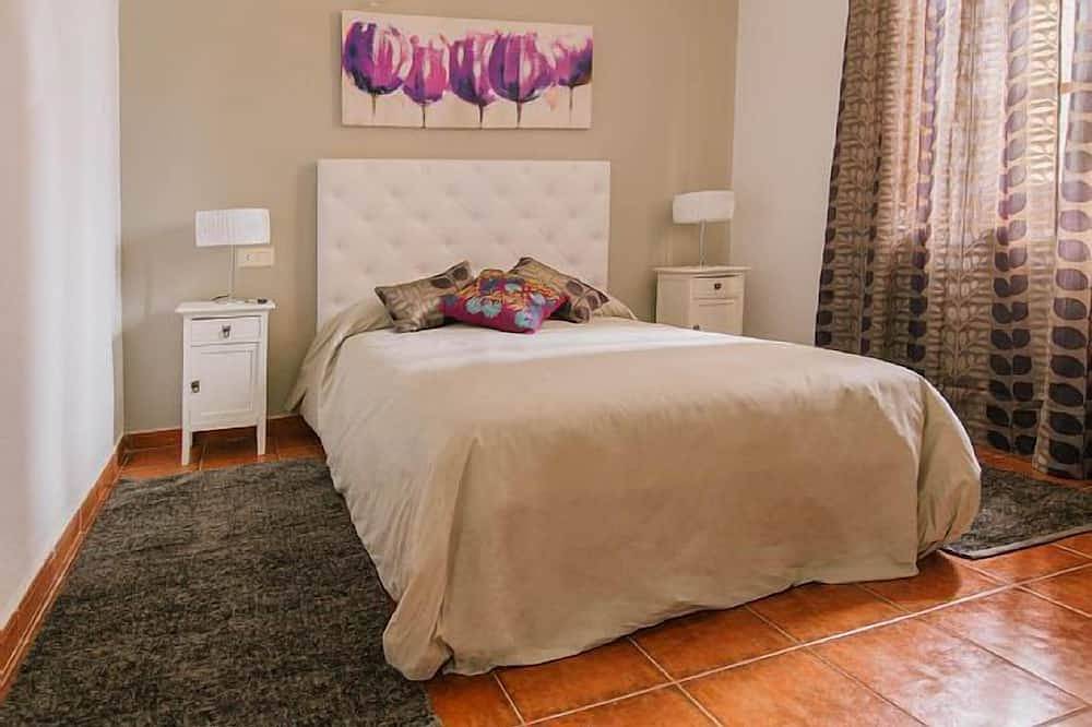 Casa rural (alquiler íntegro) Centro Río Lobos para 6 personas in Hontoria del Pinar, Provincia de Burgos