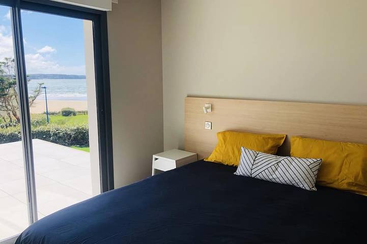 Location de vacances pour 8 personnes, avec jardin et terrasse à Plonévez-Porzay - 2