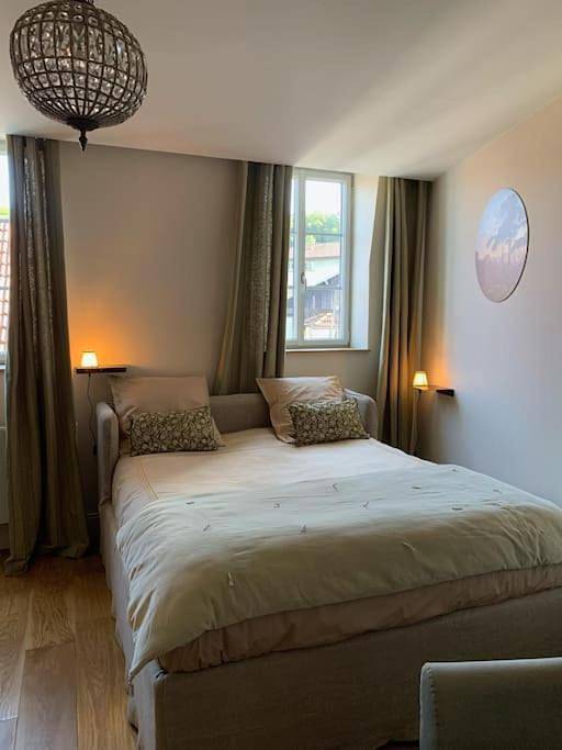 Appartement entier, One-Bedroom Apartment in Écouen, Val-d'Oise