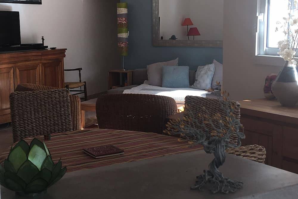 Le Mas des Pins nestled in the heart of the Nîmes pine forests in Nîmes, Nimes region