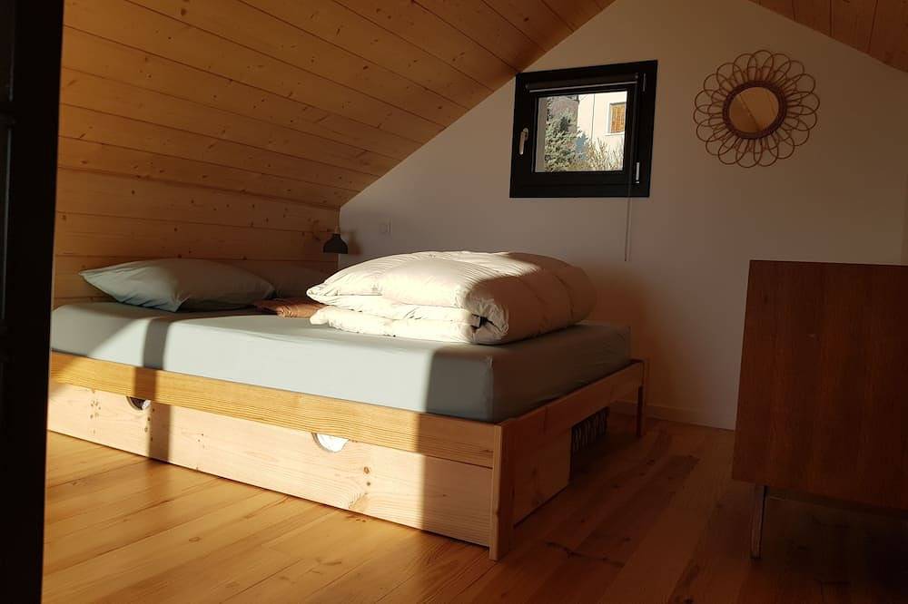 Contemporary cocooning house 4/6 persons in Novalaise, Chambéry region