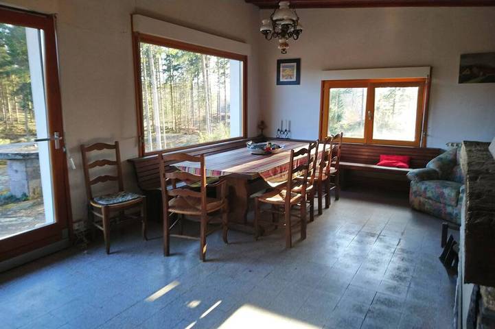 Location de vacances pour 7 personnes, avec jacuzzi et terrasse, animaux acceptés à Beulotte-Saint-Laurent