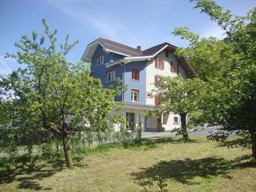Chambre d’hôte pour 5 personnes, avec vue et piscine ainsi que sauna et jardin dans Schwytz