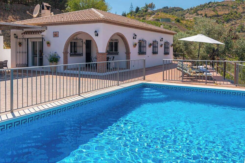 Casa Rural Moreno Canillas de Albaida by Ruralidays in Canillas de Albaida, Provincia de Málaga