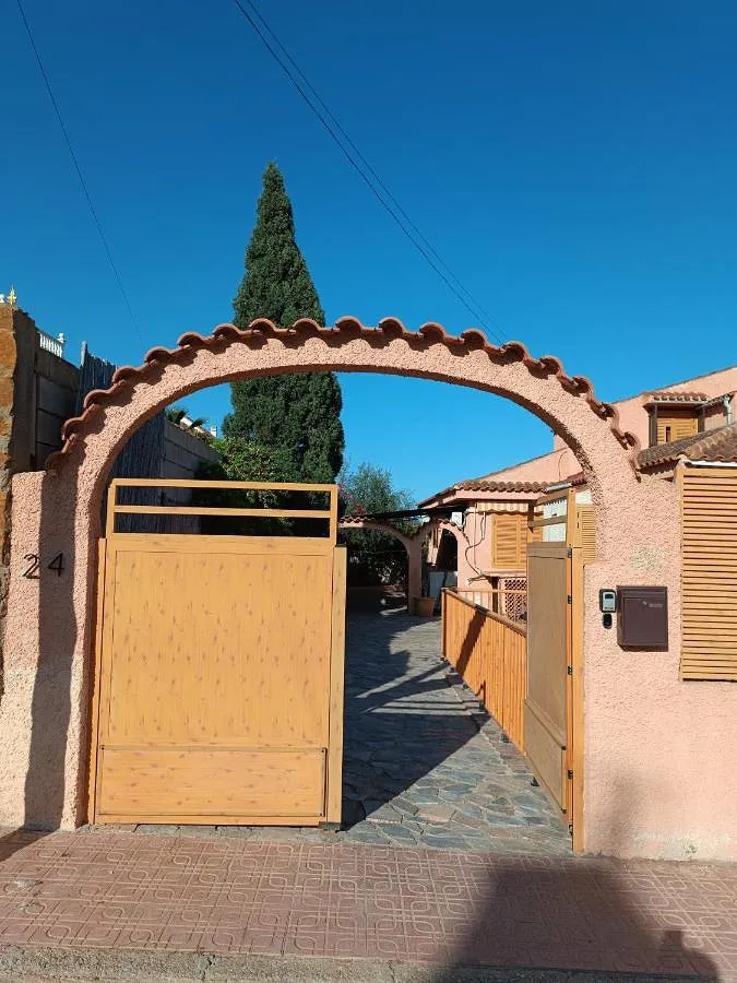Apartamento de vacaciones para 2 personas, con piscina además de vistas y jardín - 1