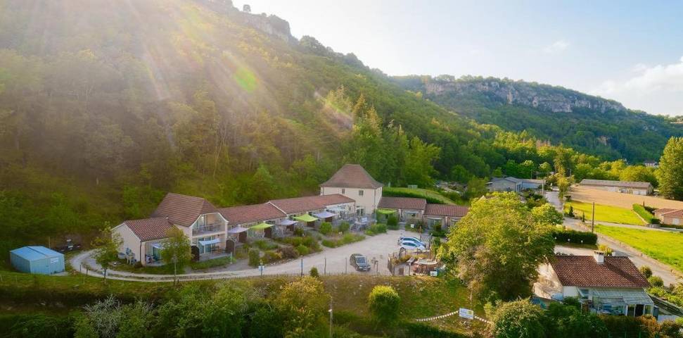 Hôtel pour 5 personnes, avec vue et bassin pour enfant ainsi que balcon et piscine, adapté aux familles