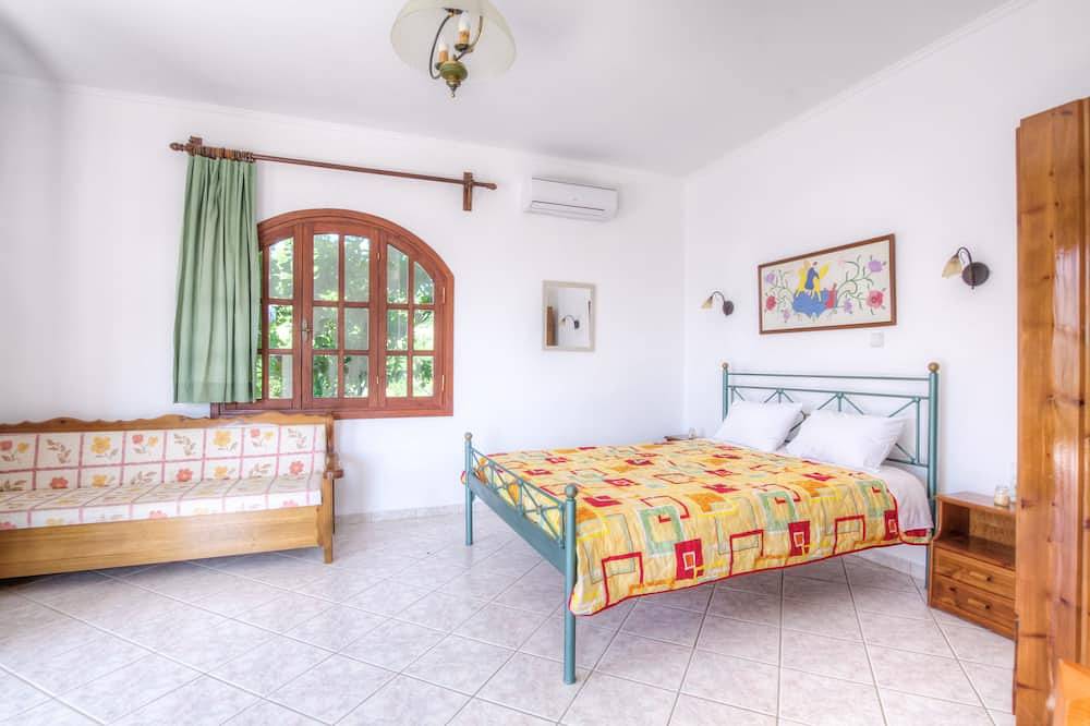 Geheel appartement, ☀️ Astrostudio 1 ☀️ Appartement met geïsoleerd balkon. Uitzicht op zee en de bergen in Georgioupoli, Chania en omgeving