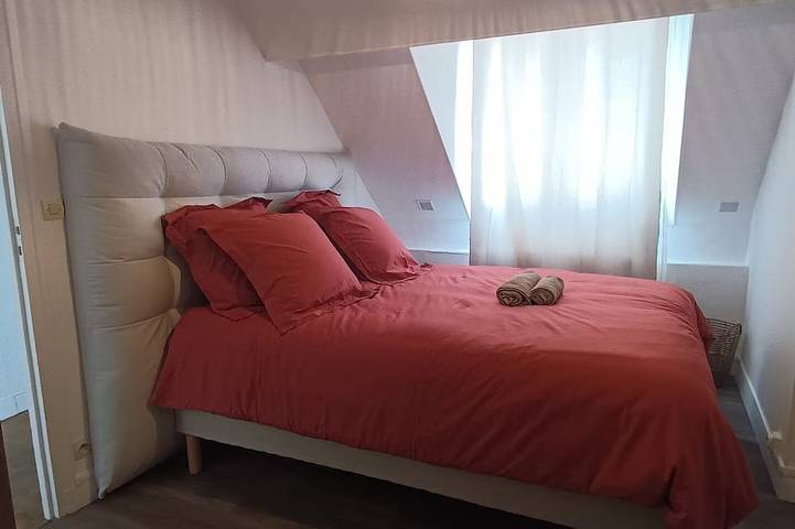 Appartement entier, Appt T2 Cosy Hyper Centre Place Jeanne Hachette Proche Aeroport Et Gare Sncf in Beauvais, Oise