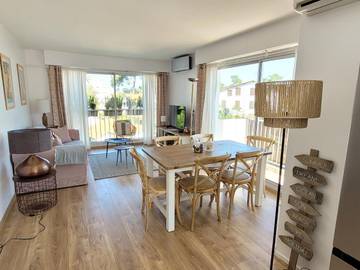 Gîte pour 2 personnes, avec terrasse et vue dans Plage de Vallières