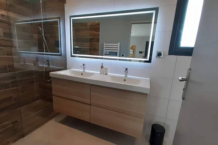 Location de vacances pour 4 personnes, avec jacuzzi et jardin à Chatuzange-le-Goubet - 3