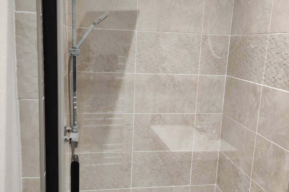 Appartement entier, Appartement 55 m2, centre de Craponne sur arzon, nombreux commerces à proximité in Craponne-sur-Arzon, Parc Naturel Régional Livradois-Forez