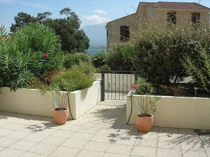 Apartamento de vacaciones para 6 personas, con vistas y jardín - 1