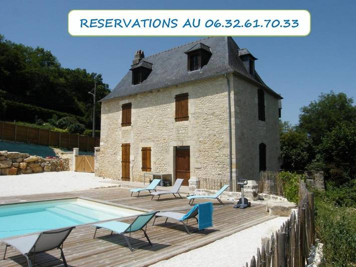 Location de vacances pour 8 personnes, avec piscine ainsi que terrasse et jardin à La Bachellerie