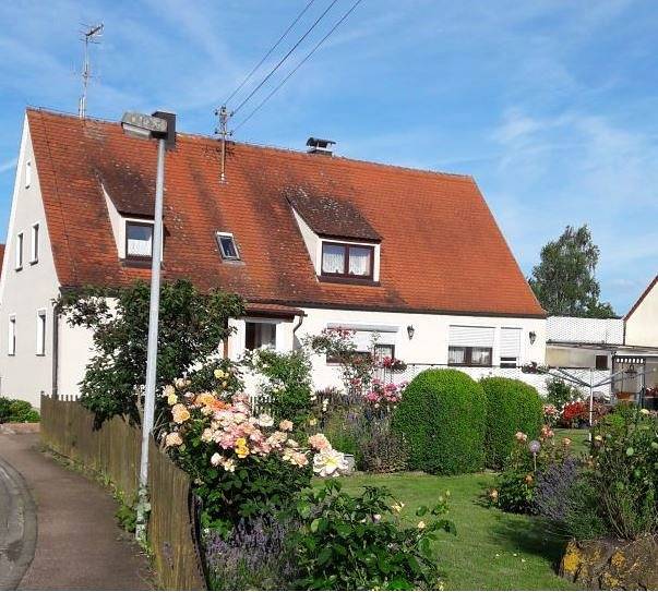 Ferienwohnung für 4 Personen, mit Balkon und Balkon/Terrasse sowie Garten in Nördlingen