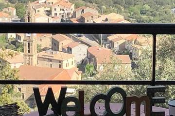 Gîte pour 6 personnes, avec jardin et balcon, animaux acceptés à Moltifao