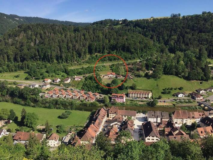 Gîte pour 3 personnes, avec Terrasse ainsi que Jardin et Vue dans Saint-Ursanne