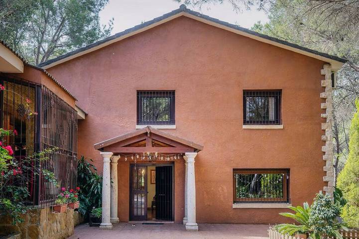 Romeu. Impresionante chalet  en un tranquilo paraje natural cerca de la playa in Sagunto, Costa de Valencia