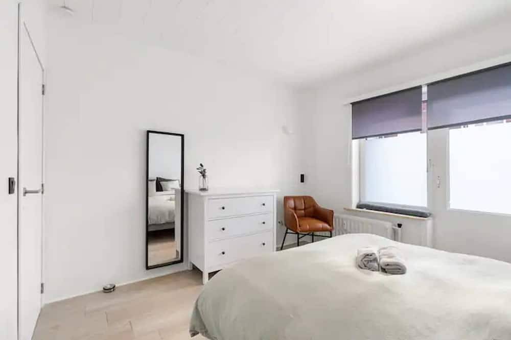 Geheel appartement, Sunny Apartment 500m from the beach in Stad Oostende, Oostende