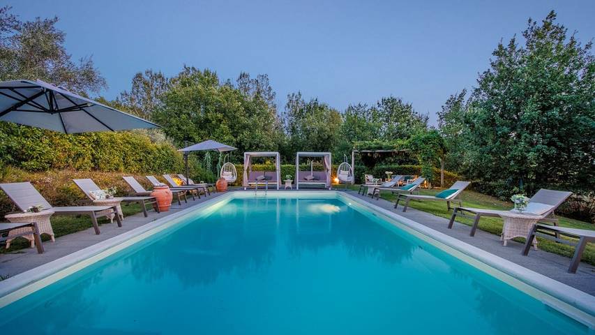 Agriturismo per 4 persone, con giardino e piscina in Capannori