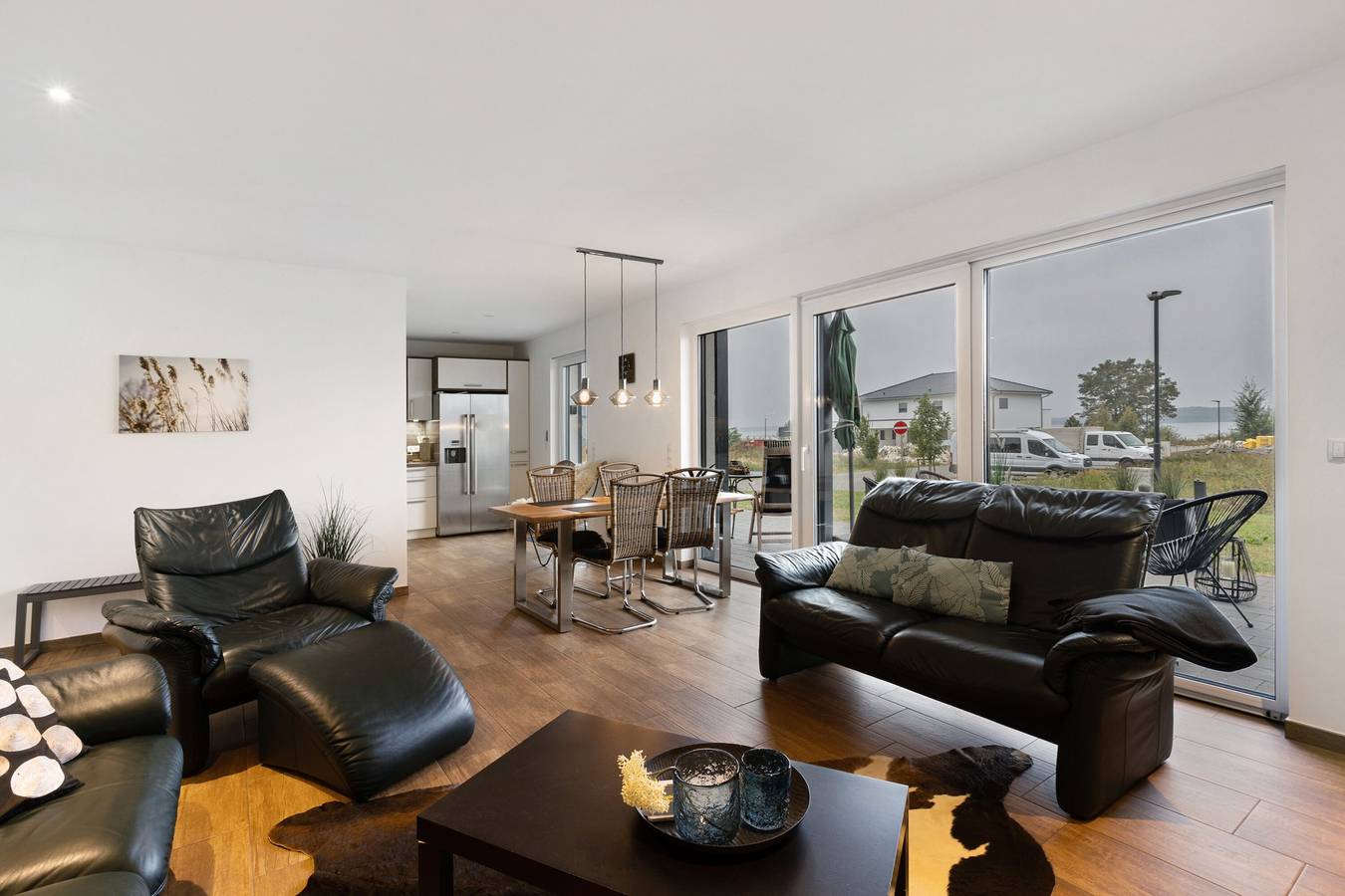 Apartamento entero, Apartamento "Spanier" con vistas al lago, terraza privada y Wi-Fi in Pouch, Muldestausee