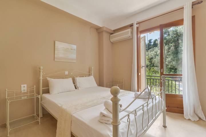 Holiday rental for 2 people, with Balcony and Garden in Lefkada