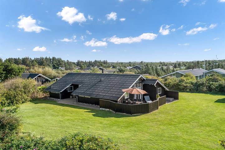 Ferienhaus für 6 Personen, mit Whirlpool und Terrasse sowie Sauna in Grønhøj Strand
