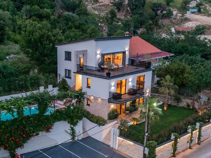 Villa für 16 Personen, mit Garten in Montenegro - 2