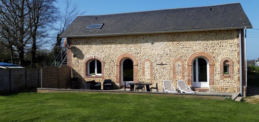 Gîte pour 4 personnes, avec piscine ainsi que terrasse et jardin à Ganzeville - 2