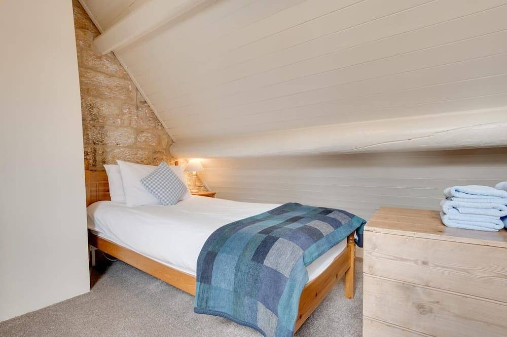 2 Bed in Whitby (oc-r579) in Robin Hood's Bay, North York Moors National Park