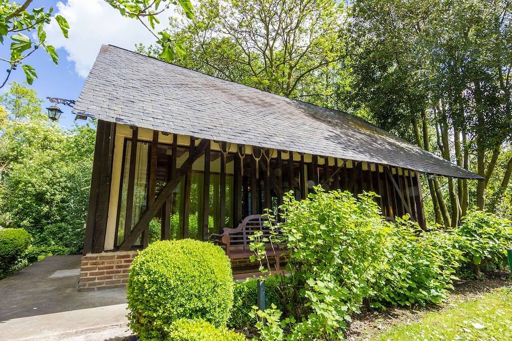 Traditional house ★★★★ in the Hortillonnages of Amiens in Hortillonnages d'Amiens, Amiens