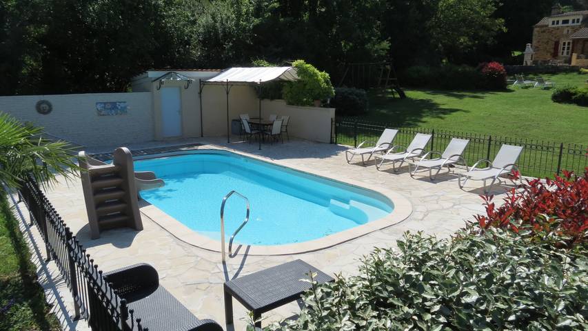 Gîte pour 8 personnes, avec sauna et piscine, adapté aux familles à Le Buisson-de-Cadouin - 2
